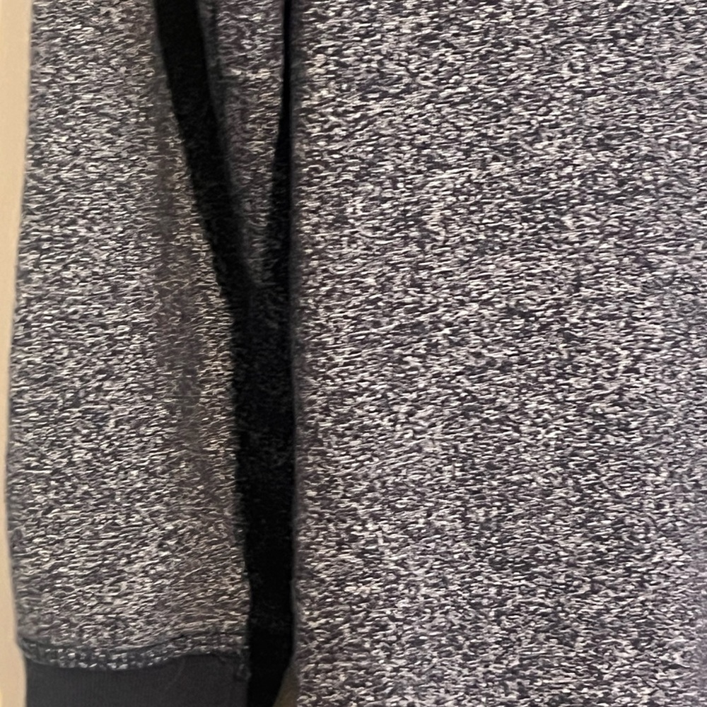 🍒 Place Men's Dark Blue Crewneck Sweater (Free with another Purchase) - Picture 4 of 6